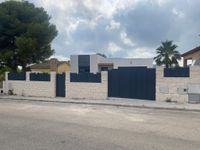 VISTA GENERAL DE LA FACHADA